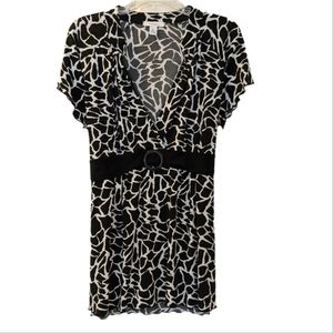 Dress Barn women's shirt size XL black and white giraffe print with tie